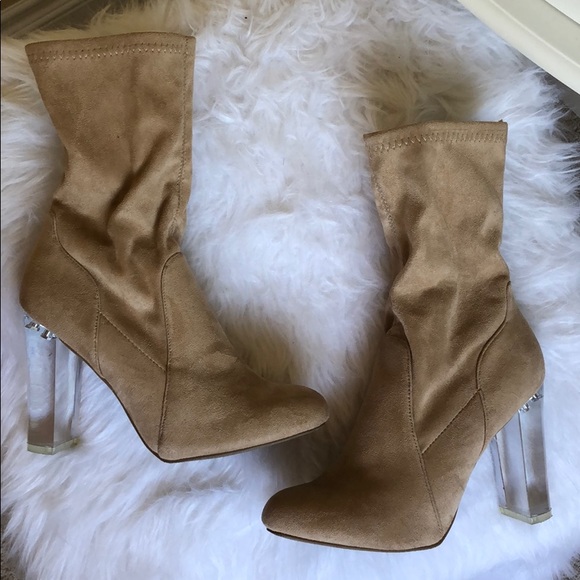 🌸 Suede Booties 🌸 - Picture 2 of 5